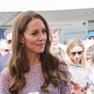 Catherine (Kate) Middleton, duchesse de Cambridge, lors d'une visite à la toute première journée du comté de Cambridgeshire à l'hippodrome July à Newmarket, Royaume Uni, le 23 juin 2022.