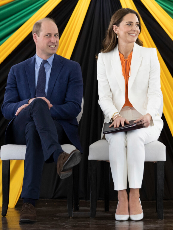 Le prince William, duc de Cambridge, et Catherine (Kate) Middleton, duchesse de Cambridge, rencontrent le Premier ministre de Jamaïque, Andrew Holness et sa femme Juliet à Kingston lors de leur visite officielle dans les Caraïbes pour marquer le jubilé de la reine. Le 23 mars 2022.
