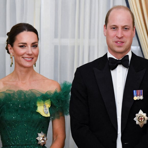 Le prince William, duc de Cambridge, et Kate Catherine Middleton, duchesse de Cambridge, lors du dîner dans la résidence du gouverneur général P.Allen, King's House, à Kingston, à l'occasion de leur voyage officiel en Jamaïque.