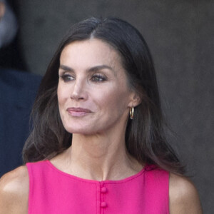 La reine Letizia d'Espagne accueille les invités au Teatro Real en marge du Sommet de l'Otan à Madrid