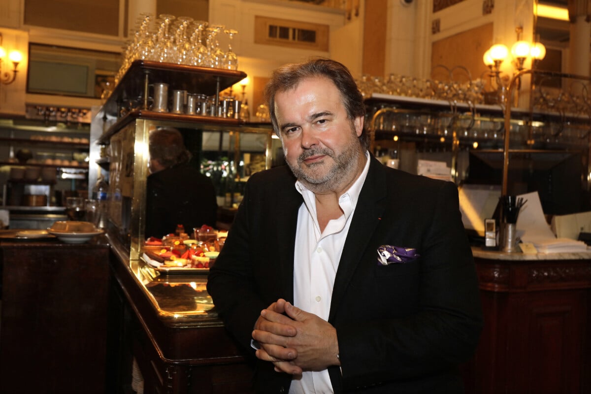 Photo : Le Chef Pâtissier Pierre Hermé Au Café-restaurant Les Deux ...