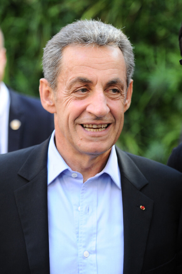 Exclusif - Nicolas Sarkozy et sa femme Carla Bruni Sarkozy arrivent puis repartent du studio Gabriel ou ils enregistraient l'émission "Vivement Dimanche" à Paris le 30 septembre 2019. © Guillaume Gaffiot/Bestimage 