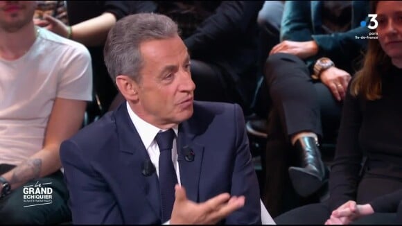 "Est-ce que c'est aimable ça ?" : Nicolas Sarkozy vexé, reprend en direct sa femme Carla Bruni