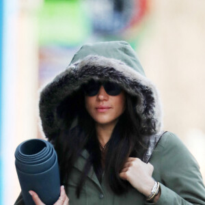 Meghan Markle affronte le froid pour se rendre à son cours de yoga à Toronto, Canada, le 11 mars 2017, après ses vacances en Jamaïque avec le prince Harry. 