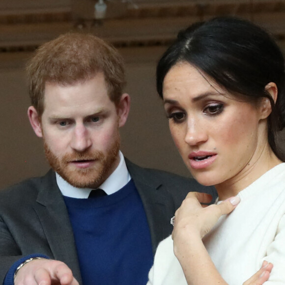 Le prince Harry et Meghan Markle visitent la Titanic FX Company à Belfast et rencontrent de jeunes entrpreneurs le 23 mars 2018. 