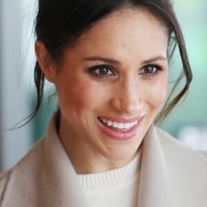 Le prince Harry et Meghan Markle visitent la Titanic FX Company à Belfast et rencontrent de jeunes entrpreneurs le 23 mars 2018. 