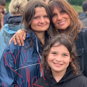 Nathalie Lecoultre avec ses filles Lou et Lola