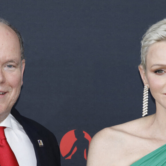 Le prince Albert II de Monaco et la princesse Charlène de Monaco au photocall de la cérémonie d'ouverture de la 61ème édition du Festival de Télévision de Monte-Carlo le 17 juin 2022. © Denis Guignebourg/Bestimage 
