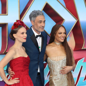 Natalie Portman, Taika Waititi, Tessa Thompson - Première du film "Thor: Love and Thunder" à Londres, le 5 juillet 2022.