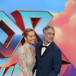 Rita Ora et Tailka Waititi à la première du film "Thor: Love and Thunder" à Londres, le 5 juillet 2022. 