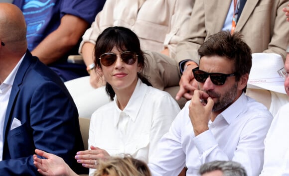 Nolwenn Leroy et son compagnon Arnaud Clément dans les tribunes lors des Internationaux de France de Tennis de Roland Garros 2022. Paris, le 5 juin 2022. © Dominique Jacovides/Bestimage