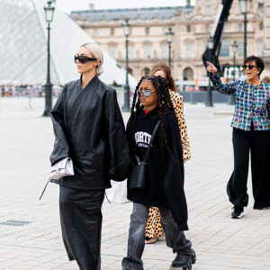 Exclusif - Kris Jenner, Kim Kardashian et sa fille North - La famille Kardashian visite le musée du Louvre puis le Musée des Arts Décoratifs à Paris en marge des défilés Haute-Couture automne-hiver 20200-2023 le 7 juillet 2022. © Tiziano Da Silva / Bestimage 