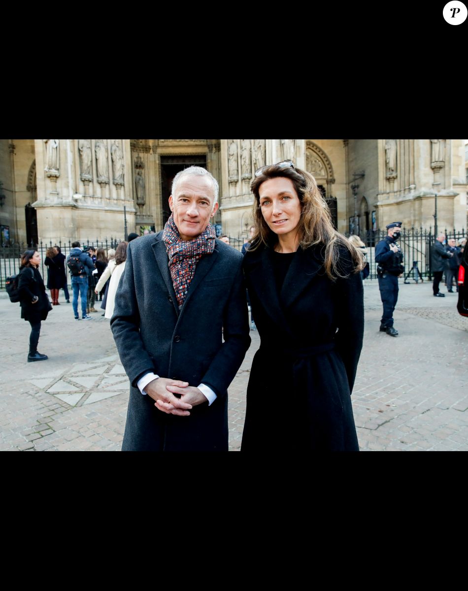 Gilles Bouleau, Anne-Claire Coudray - Sorties des obsèques de Jean-Pierre Pernaut en la Basilique Sainte-Clotilde à Paris, France, le 9 mars 2022. © Cyril Moreau/Bestimage