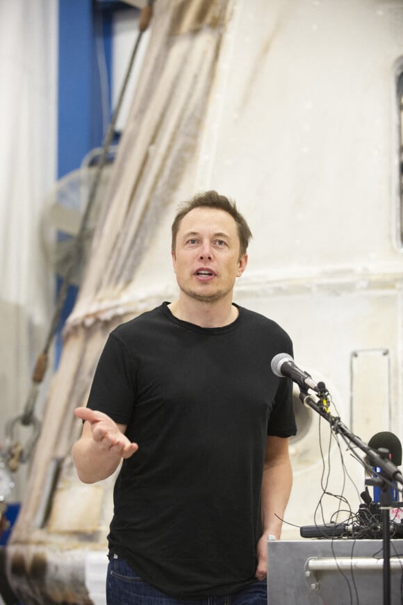 Elon Musk donne une conférence de presse après le retour sur terre du vaisseau Spacecraft en provenance de la station spatial internationale le 13 juin 2012. © Bob Daemmrich/ZUMA Wire / Bestimage 