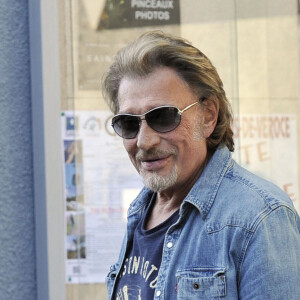 Johnny Hallyday - Derniere journee de tournage du film de Claude Lelouch : 'Salaud, on t'aime' a Saint Gervais les Bains le 31 juillet 2013 avec dans le casting Johnny Hallyday, Sandrine Bonnaire, Eddy Mitchell, Irene Jacob, Pauline Lefevre, Jenna Thiam, Sarah Kazemy, Agnes Soral, Silvia Kahn, Valerie Kaprisky, Rufus, Isabelle de Hertogh, Jean Francois Derec, Gilles Lemaire, Jacky Ido et Antoine Dulery.