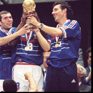 Archives - Frank Leboeuf, Bernard Diomède, Robert Pirès, Zinedine Zidane, Marcel Desailly ey Laurent Blanc en finale de Coupe du monde 98.