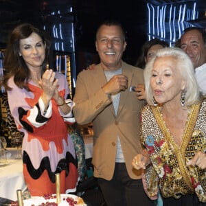 Caroline Barclay, Jean Roch et Jacqueline Veyssière lors de l'anniversaire de Jacqueline Veyssière au VIP Room à Saint-Tropez le 11 juillet 2022. © Cyril Moreau / Bestimage