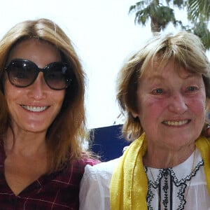 Carla Bruni-Sarkozy et sa mère Marisa Borini à l'hôtel Barrière Le Majestic Cannes lors du 75ème Festival International du Film de Cannes, France, le 23 mai 2022. © Giancarlo Gorassini/Bestimage 