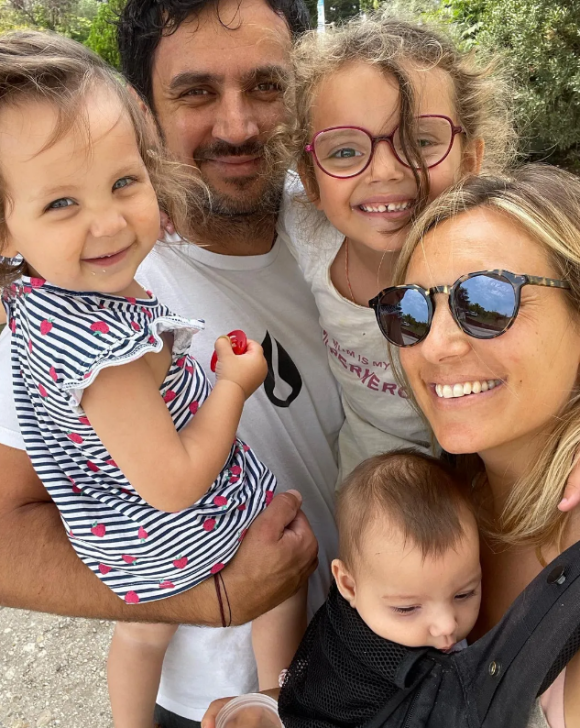 Clémentine Sarlat prend la pose avec sa famille au grand complet sur Instagram