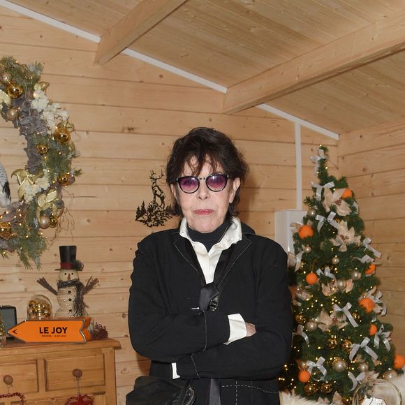 La chanteuse Dani lors de l'inauguration du chalet éphémère "Les Neiges Courchevel" sur la terrasse de l'hôtel Barrière Le Fouquet's à Paris, France, le 27 novembre 2018. © Coadic Guirec/Bestimage 