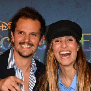 Juan Arbelaez et sa femme Laury Thilleman (Miss France 2011) - Avant-première du film "Encanto" de Disney au Grand Rex à Paris le 19 novembre 2021. © Veeren/Bestimage