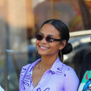 Christina Milian fait du shopping avec sa fille Violet et son mari Matt Pokora (M. Pokora) à Los Angeles le 6 avril 2022.