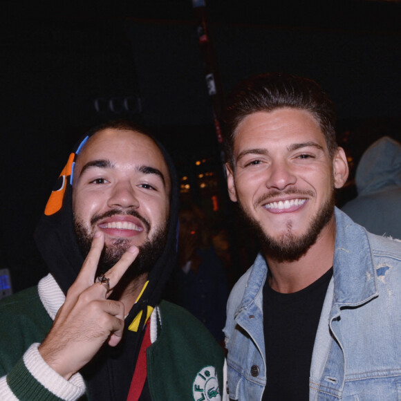 Oli (de Bigflo et Oli), Rayane Bensetti lors de la soirée de lancement du Fridge, le nouveau comedy club de Kev Adams à Paris le 24 septembre 2020. © Rachid Bellak / Bestimage 