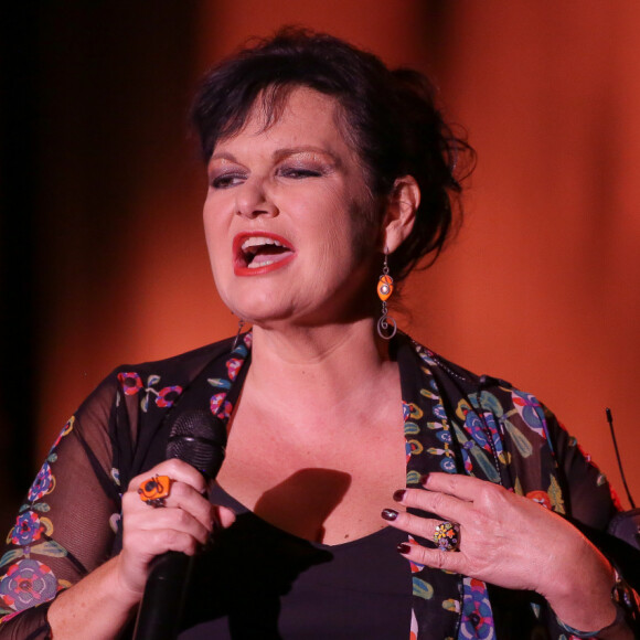 Exclusif - La chanteuse belge Maurane en concert à Lille.