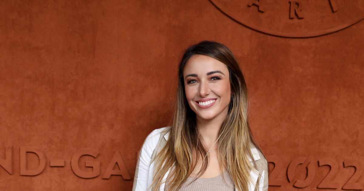 Delphine Wespiser, Miss France 2012 au village (jour 10) lors des