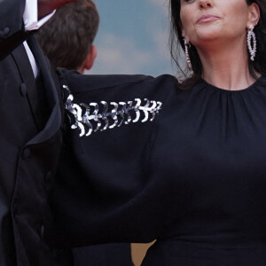Omar Sy avec sa femme Hélène, Alassane Diong à la montée des marches de "Top Gun : Maverick" lors du 75ème Festival International du Film de Cannes, 