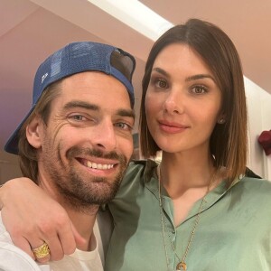 Camille Lacourt part en vacances avec Alice Detollenaere et leur famille.