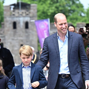 Le prince William, duc de Cambridge, et Catherine (Kate) Middleton, duchesse de Cambridge, accompagnés de leurs enfants, le prince George de Cambridge et la princesse Charlotte de Cambridge en visite au château de Cardiff, Royaume Uni, le 4 juin 2022, à l'occasion du jubilé de platine de la reine d'Angleterre. 