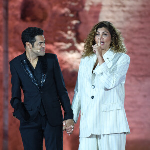 Jamel Debbouze et Nawell Madani lors de la soirée du grand gala du "Marrakech du Rire 2022" pour la 10ème édition au palais El Badiî à Marrakech, Maroc, le 18 juin 2022. © Rachid Bellak/Bestimage 