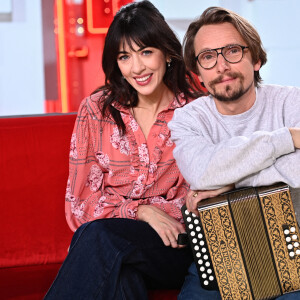 Nolwenn Leroy et Lorànt Deutsch - Enregistrement de l'émission "Vivement dimanche" au studio Gabriel. Le 27 février 2022.