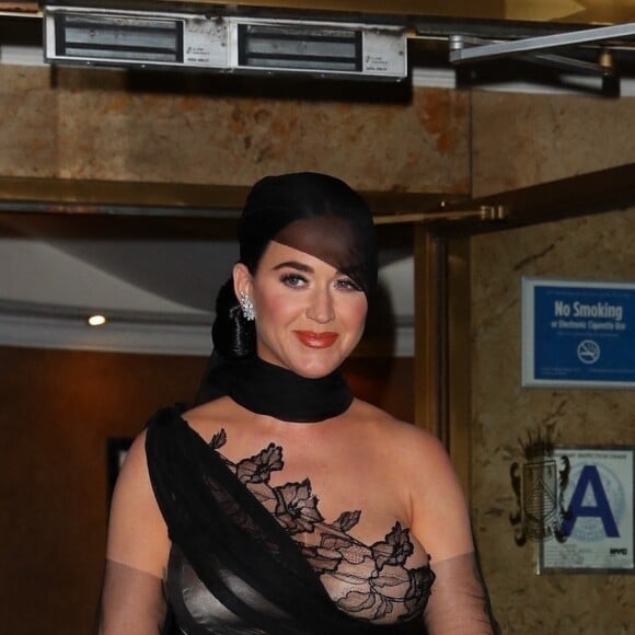 Katy Perry - Les célébrités quittent leurs hôtels pour se rendre à la soirée du "MET Gala 2022" à New York, le 2 mai 2022. 