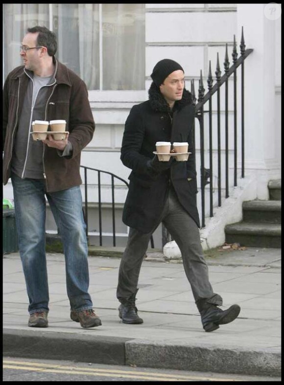 Jude Law et un ami à Londres