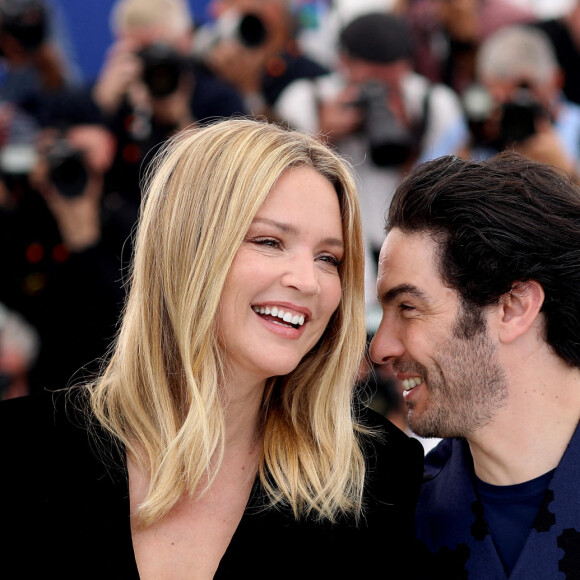 Virginie Efira, Tahar Rahim au photocall de "Don Juan" lors du 75ème Festival International du Film de Cannes, le 22 mai 2022. © Dominique Jacovides/Bestimage 