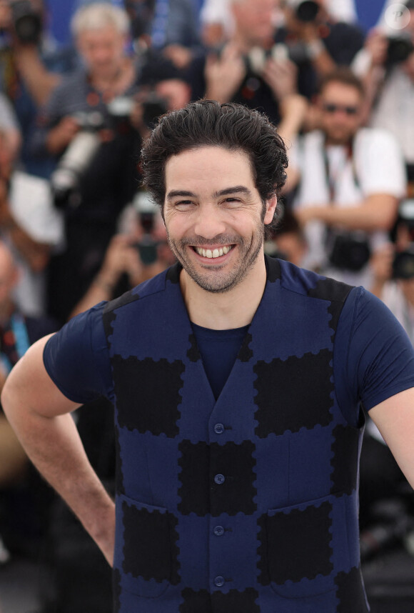 Tahar Rahim au photocall de "Don Juan" lors du 75ème Festival International du Film de Cannes, le 22 mai 2022. © Dominique Jacovides/Bestimage 