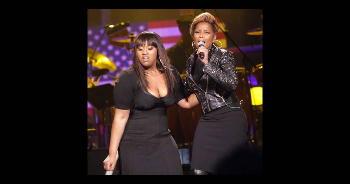 Jazmine Sullivan et Mary J. Blige à la soirée Sos Saving Ourselves