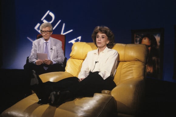 Archives - En France, à Paris, Gisèle Halimi et Henry Chapier sur le plateau de l'émission Le Divan en novembre 1989. © Gérard Letellier via Bestimage