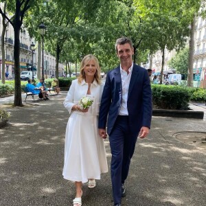 Mariage de Karin Viard et Manuel Herrero, à Paris. Juin 2022. Photo partagée par l'actrice sur Instagram.