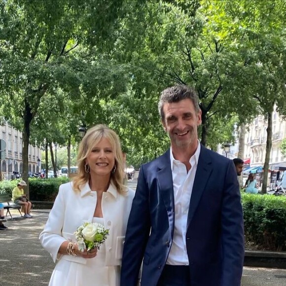 Mariage de Karin Viard et Manuel Herrero, à Paris. Juin 2022. Photo partagée par l'actrice sur Instagram.