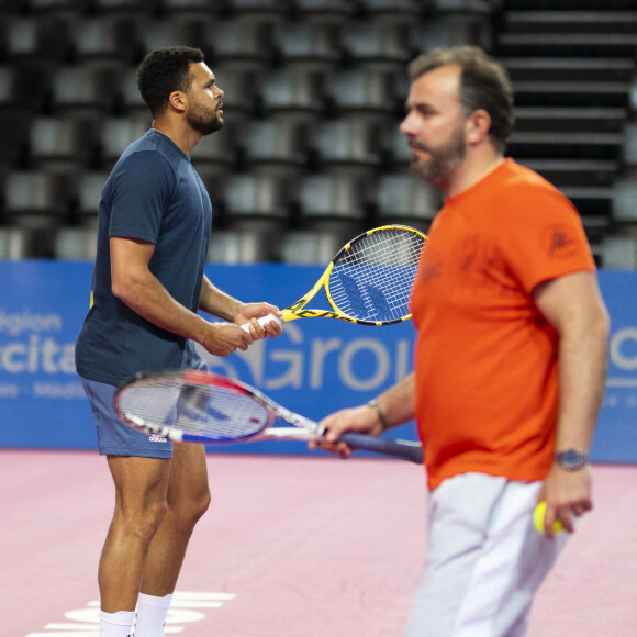Entrainement de Jo-Wilfried Tsonga (Fra) en présence de son entraîneur Thierry Ascione lors de l'Open Sud de France 2021 à Montpellier, France, le 20 février 2021. © Jean-Baptiste Autissier/Panoramic/Bestimage