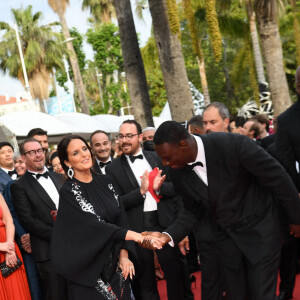Omar Sy et sa femme Hélène - Montée des marches du film " Top Gun : Maverick " lors du 75ème Festival International du Film de Cannes. Le 18 mai 2022 © Rachid Bellak / Bestimage 