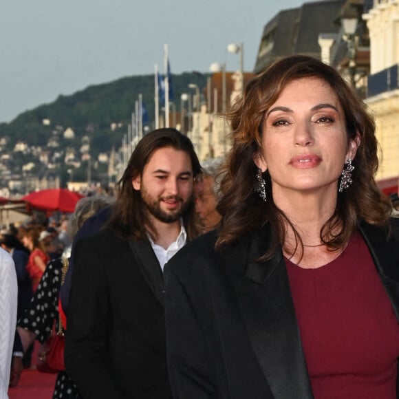 Aure Atika sur le tapis rouge lors du 36e festival du film de Cabourg le 17 juin 2022. © Guirec Coadic / Bestimage