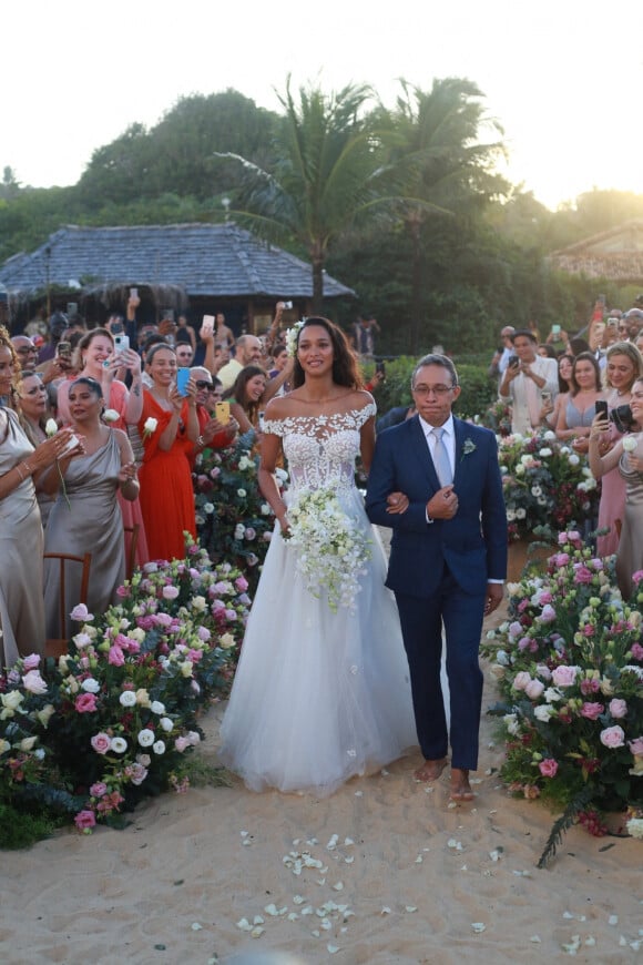 Exclusif - Lais Ribeiro et son père José Ribeiro de Oliveira Filho - Joakim Noah et Lais Ribeiro se sont mariés devant leurs amis et leur famille sur la plage de Trancoso au Brésil le 13 juillet 2022.