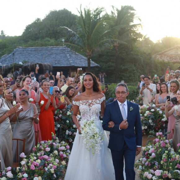 Exclusif - Lais Ribeiro et son père José Ribeiro de Oliveira Filho - Joakim Noah et Lais Ribeiro se sont mariés devant leurs amis et leur famille sur la plage de Trancoso au Brésil le 13 juillet 2022.