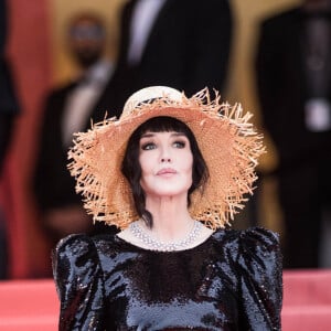 Isabelle Adjani - Montée des marches du film "La belle époque" lors du 72ème Festival International du Film de Cannes. Le 20 mai 2019 © Jacovides-Moreau / Bestimage 