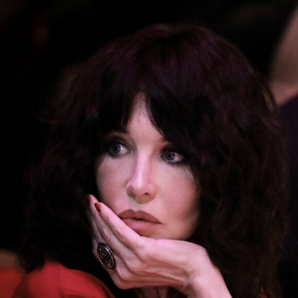Exclusif - Isabelle Adjani (robe Giambattista Valli, bague Fadia Otte) - Dîner de gala à l'occasion du 20ème anniversaire de la fondation Children Of Africa au Palais des Congrès Sofitel Hôtel Ivoire à Abidjan, le 16 mars 2018. Créée par Madame D. Ouattara, (aujourd'hui Première Dame de Côte d'Ivoire), la Fondation Children of Africa est une organisation non gouvernementale reconnue d'utilité publique. Son principal objectif est de prendre soin des enfants les plus démunis du continent africain, et de leur permettre d'accéder à de meilleures conditions de vie, grâce à des actions sociales constantes. La Fondation intervient dans les domaines de la santé, de l'éducation et du social en Côte d'Ivoire et dans 10 autres pays d'Afrique, dans lesquels elle subventionne des centres d'aide à l'enfance. © Dominique Jacovides/Bestimage 