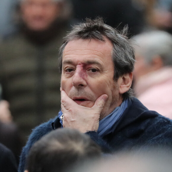 Denise Fabre et Jean-Luc Reichmann - Arrivées aux obsèques de Michou en l'église Saint-Jean de Montmartre à Paris.